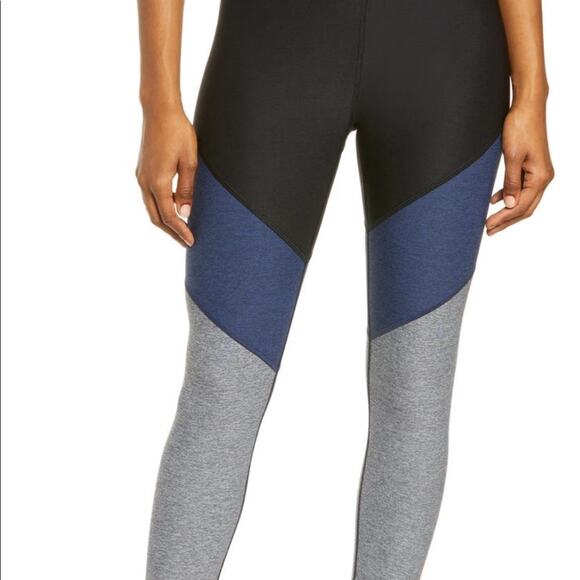 Outdoor Voices 7/8 Springs Leggings Women’s Charcoal Navy Graphite Size Small - Picture 3 of 11